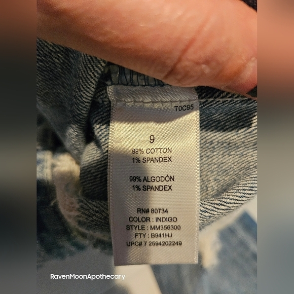 Miley Cyrus Distressed Jeans 9 - Picture 6 of 10